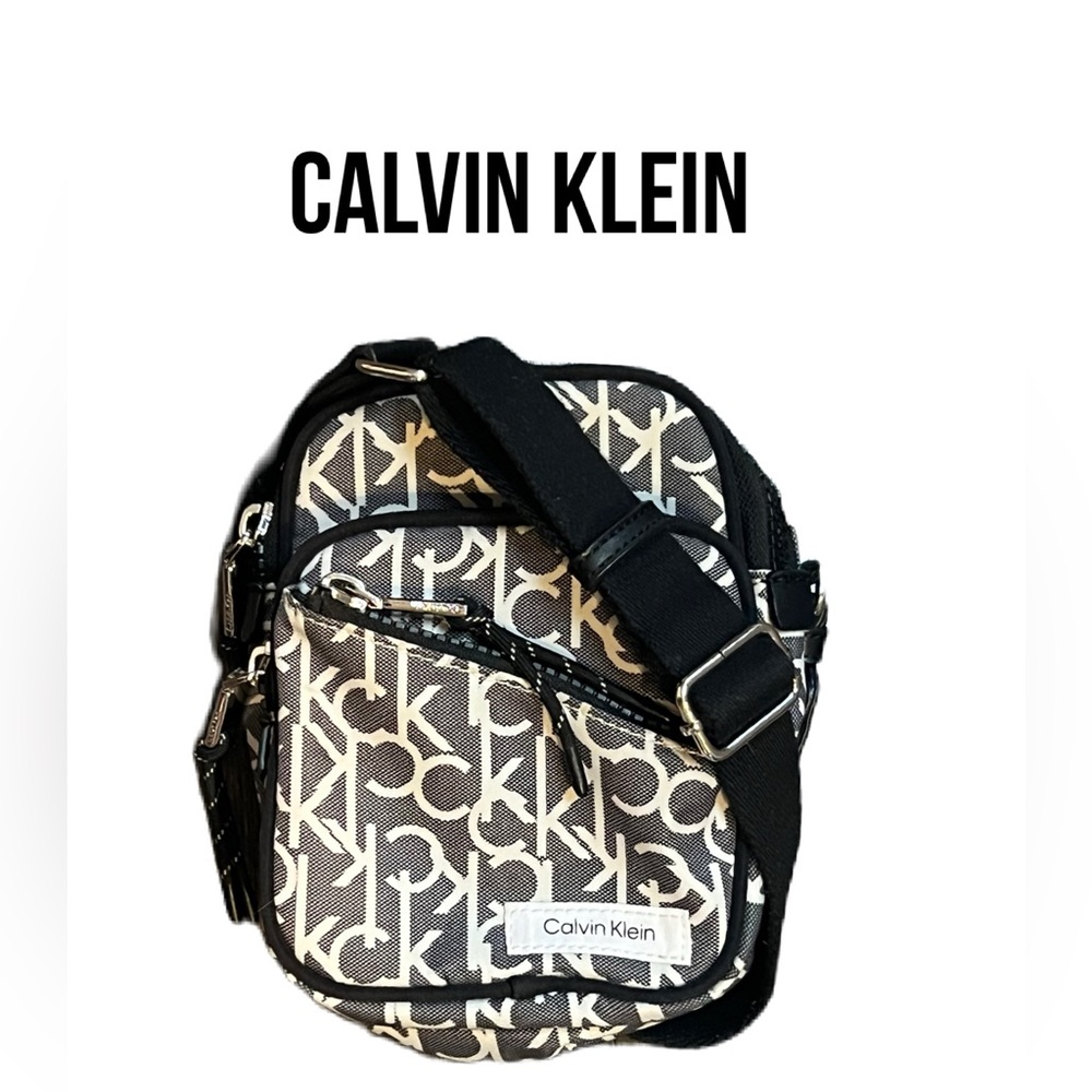 Calvin Klein Evie Logo Crossbody bag
